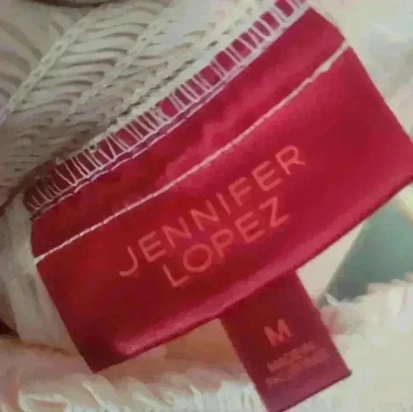 Jennifer lopez size medium peach color top. 3/4 length sleeves. Size medium - Picture 5 of 5